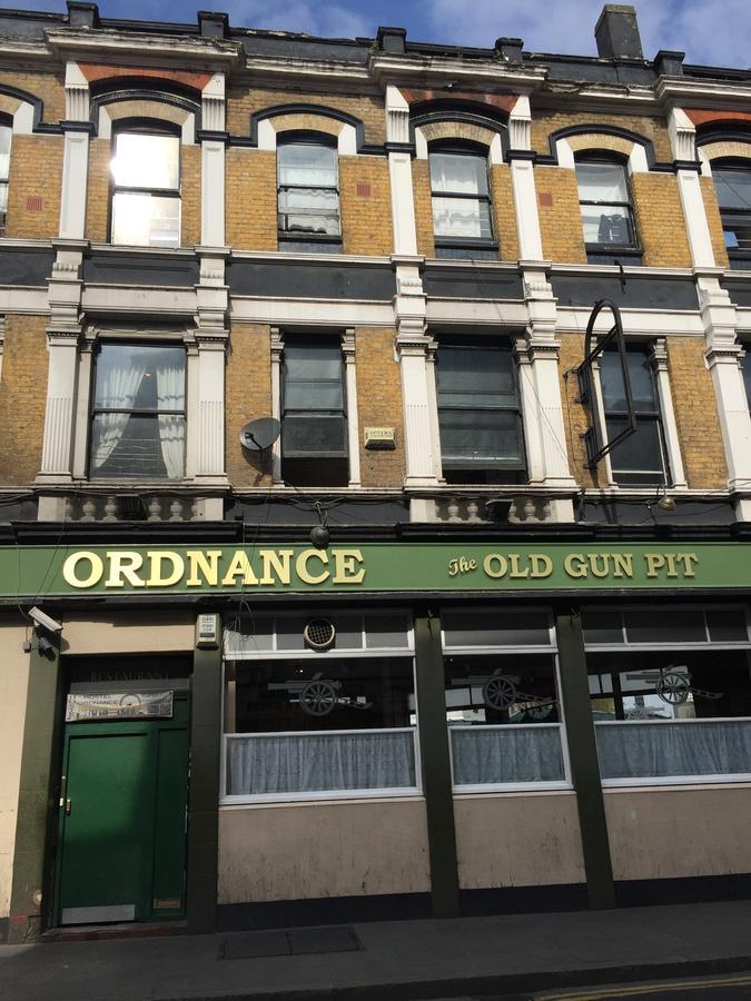 Hostel Ordnance Лондон Екстериор снимка