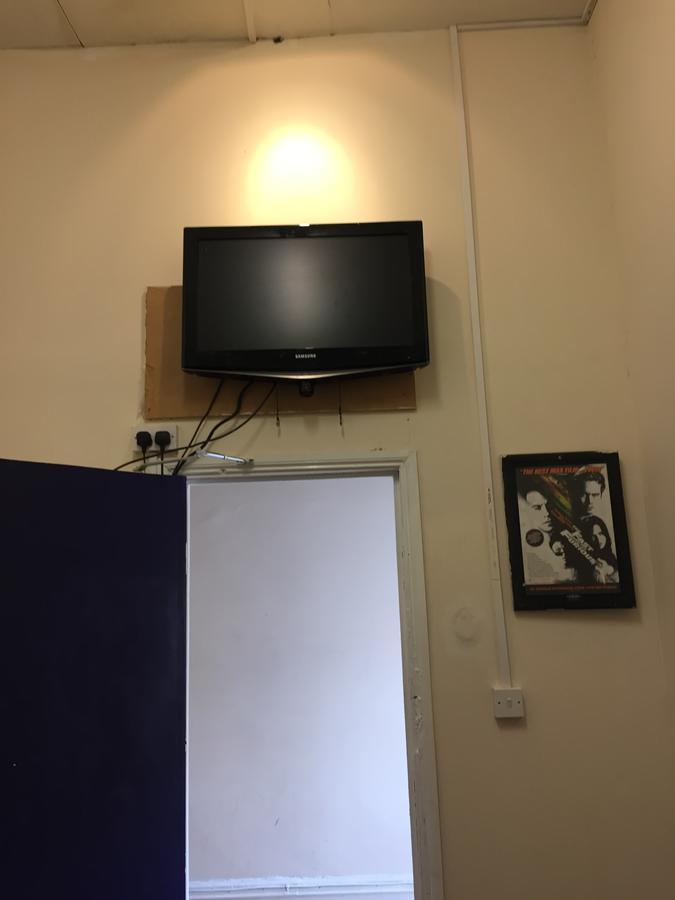 Hostel Ordnance Лондон Екстериор снимка